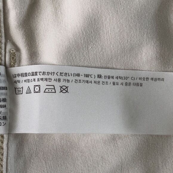 Hollister California Ultra High-Rise Mom Shorts 3" Cargo Ivory Size 9/8 W 29 - Picture 16 of 16